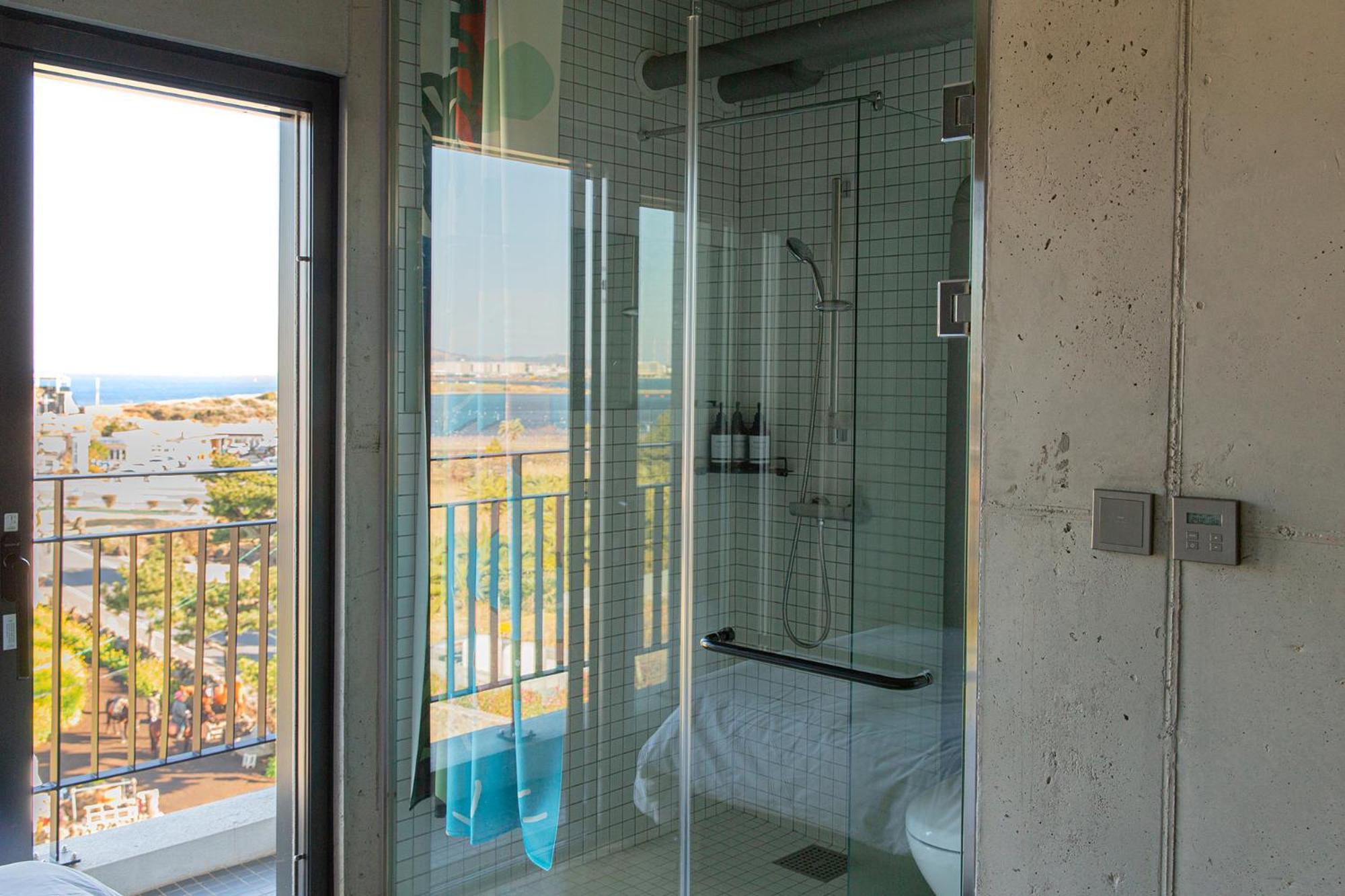 Playce Camp Jeju Hotel Oso-ri Exterior photo