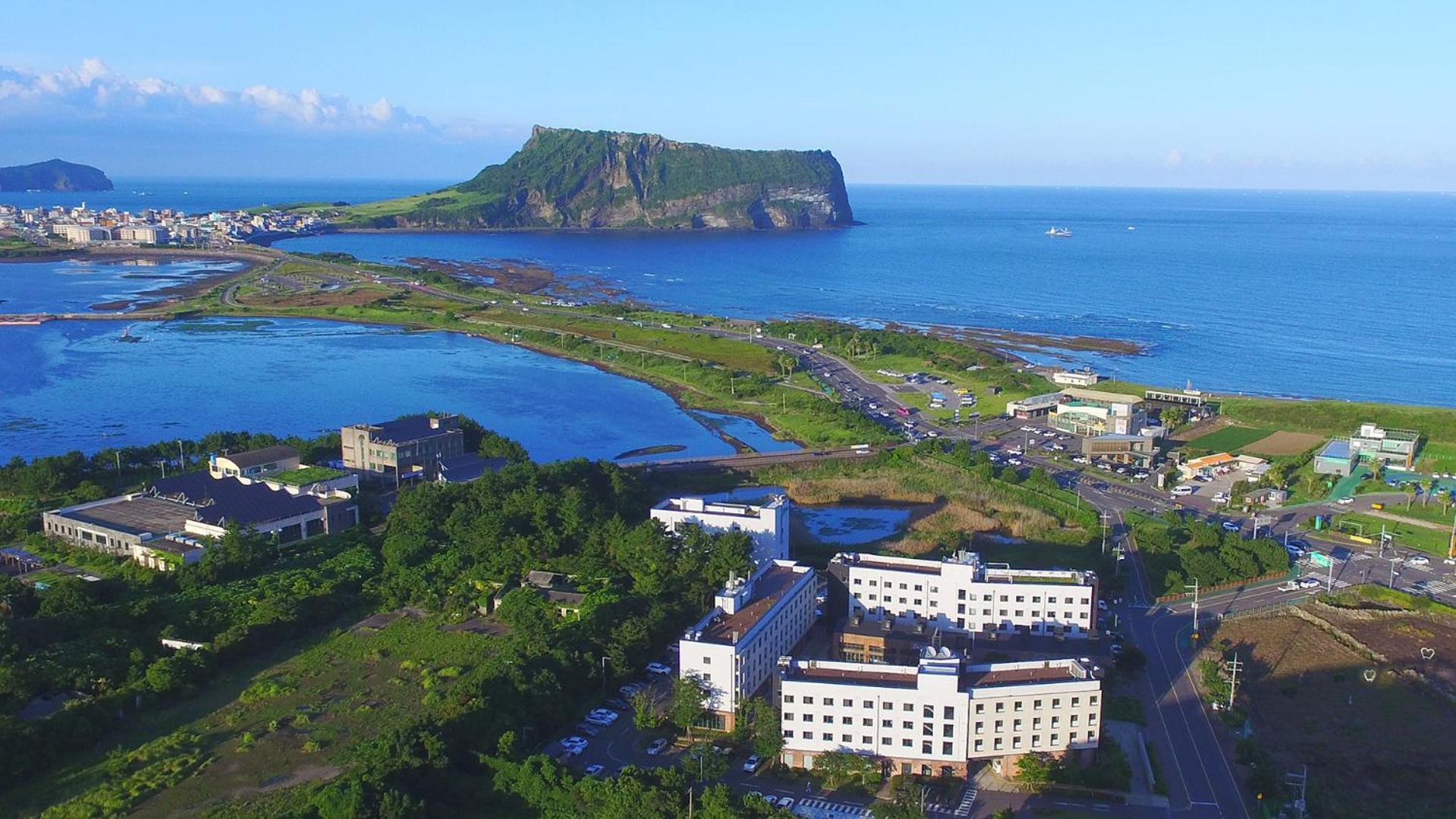 Playce Camp Jeju Hotel Oso-ri Exterior photo